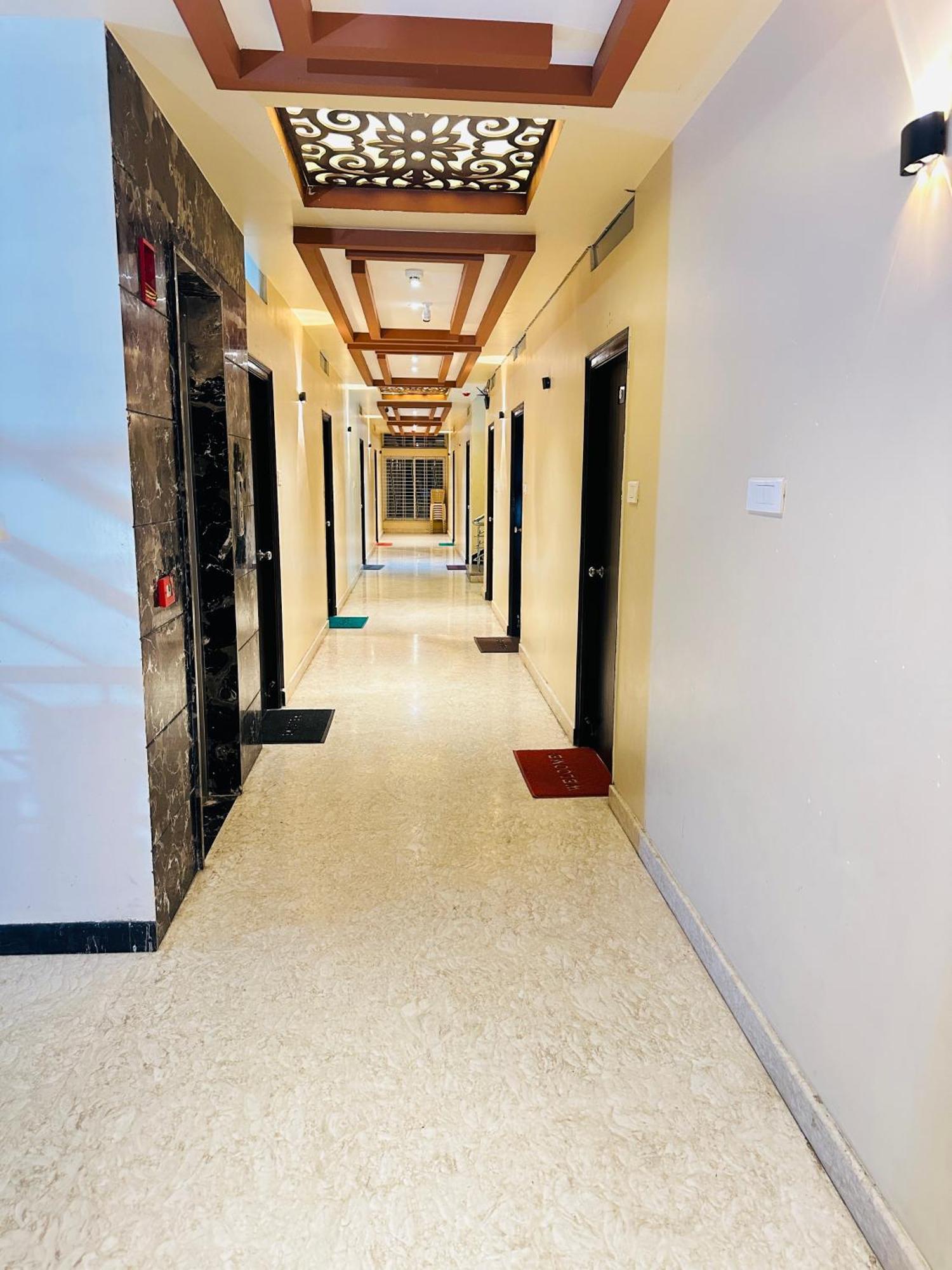 Hotel Pcr Grand Residency Rayachoty Exterior foto
