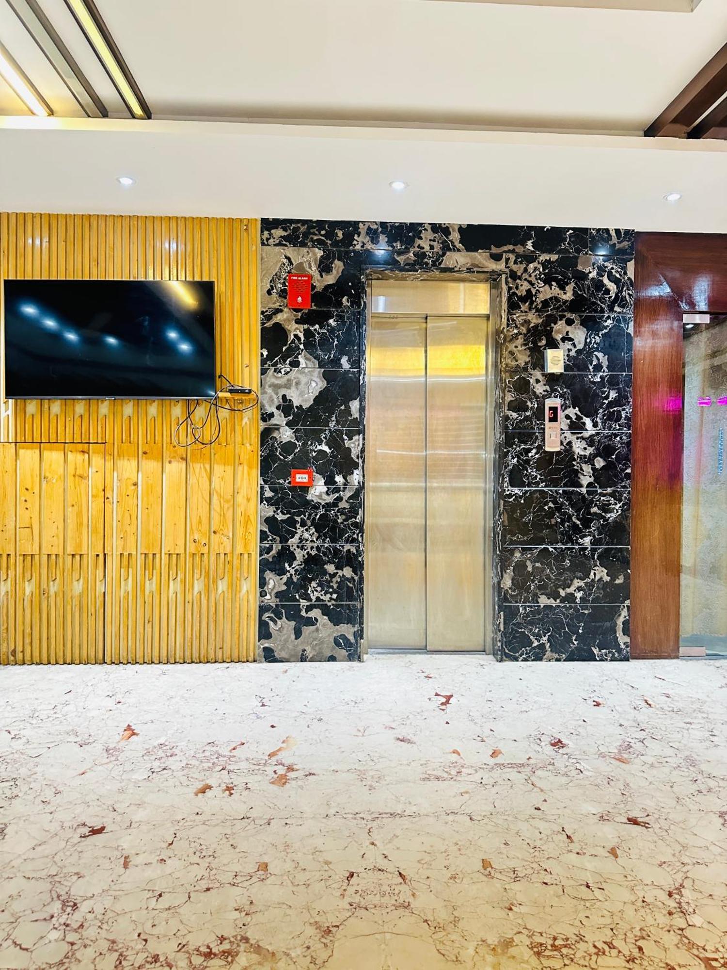Hotel Pcr Grand Residency Rayachoty Exterior foto