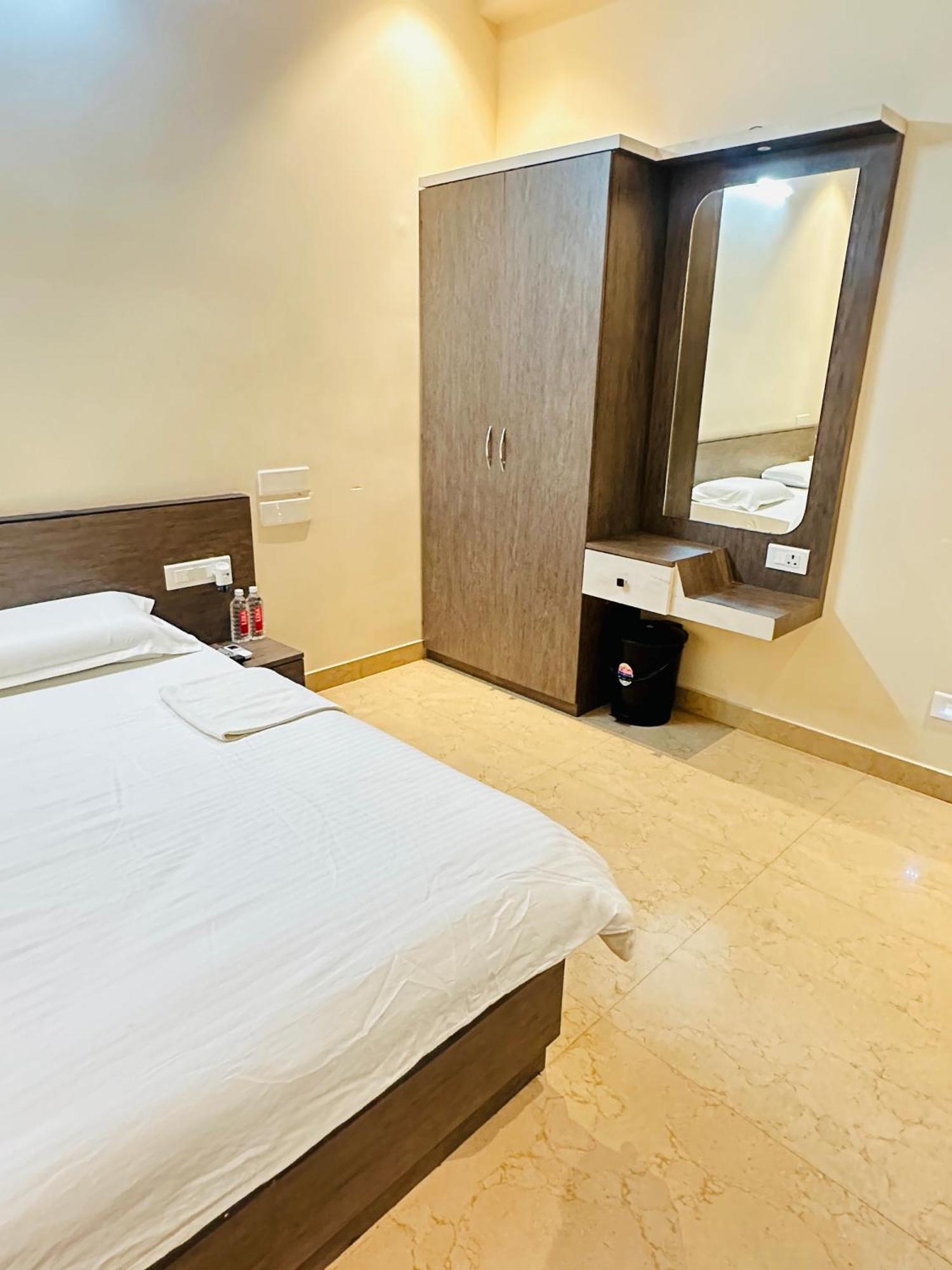 Hotel Pcr Grand Residency Rayachoty Exterior foto