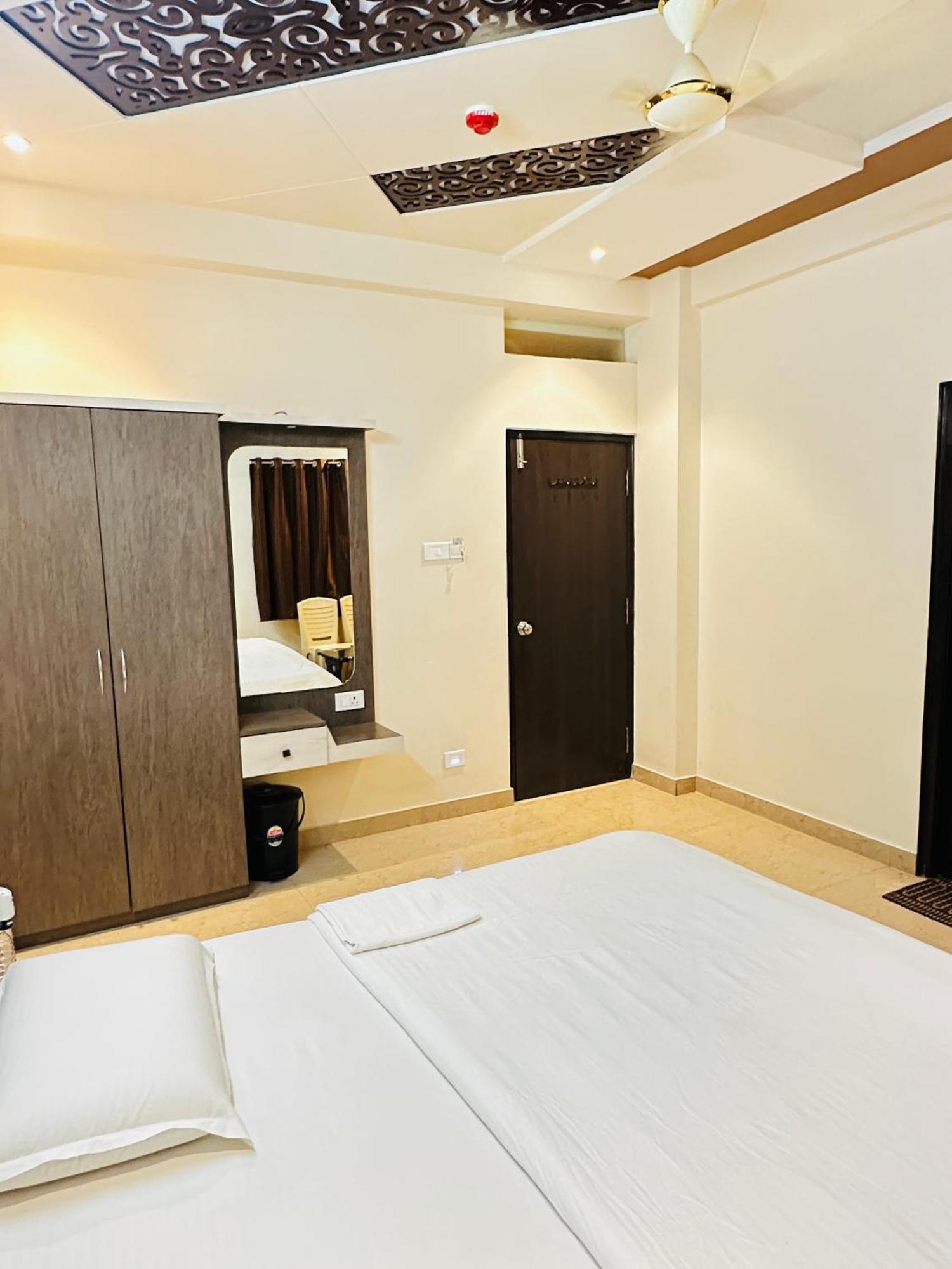 Hotel Pcr Grand Residency Rayachoty Exterior foto