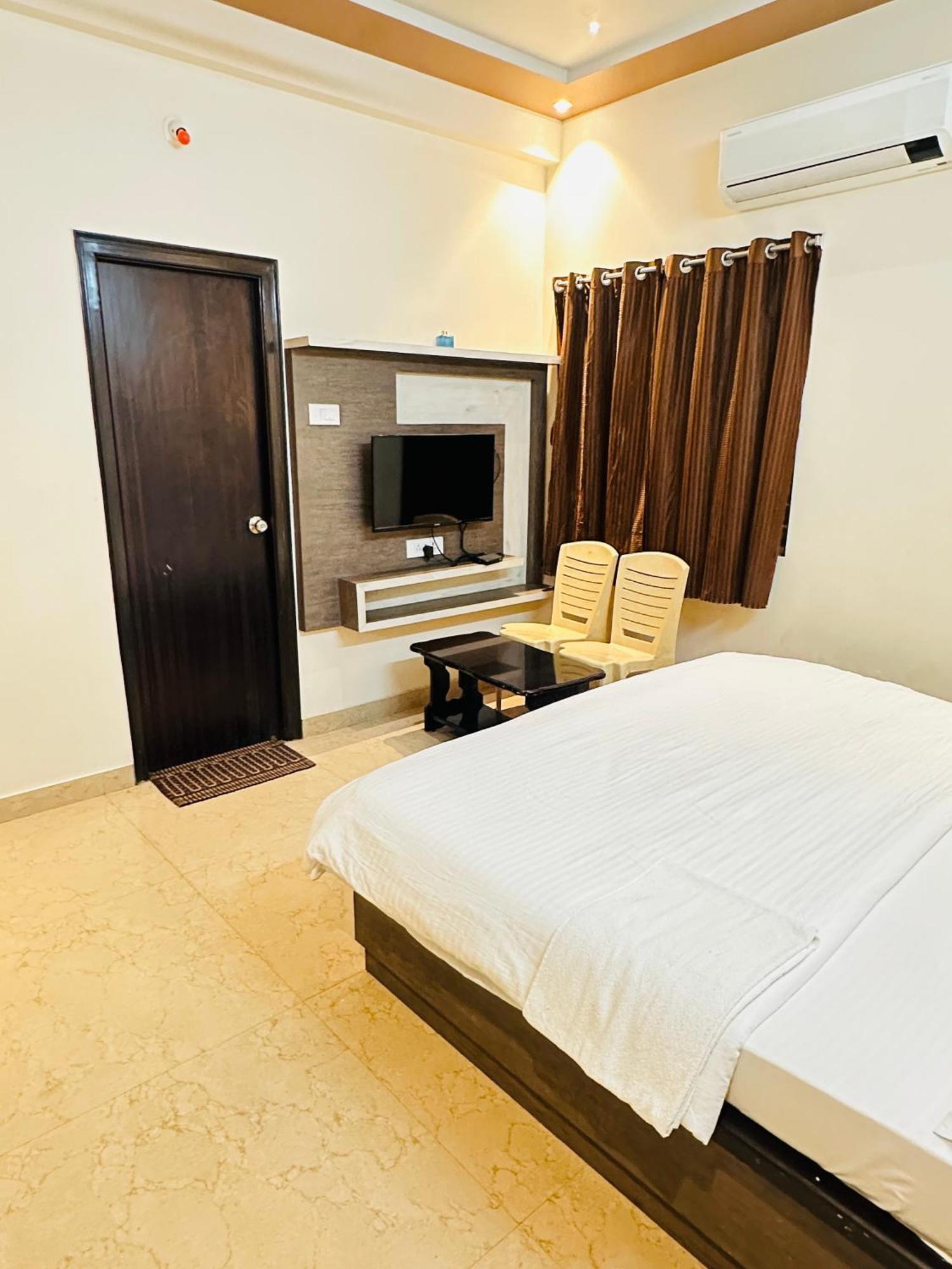 Hotel Pcr Grand Residency Rayachoty Exterior foto