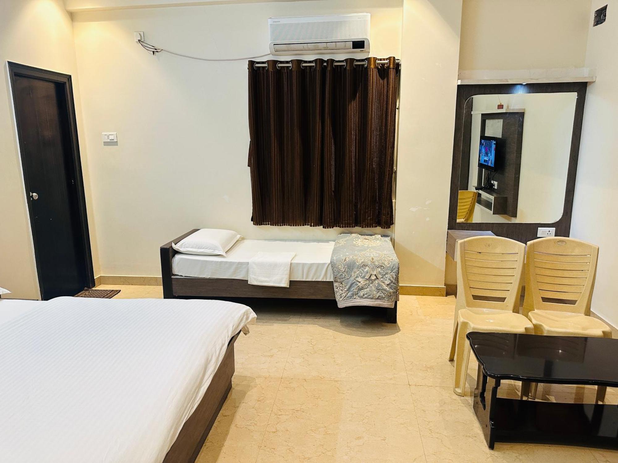 Hotel Pcr Grand Residency Rayachoty Exterior foto